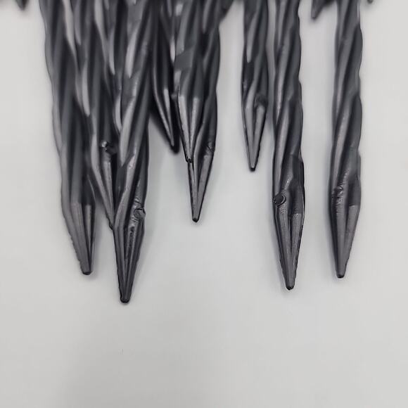 Landscape Edging Spikes 6.5" Edging Stakes Landscaping Flower Gardens Lawn 30 - Picture 4 of 8